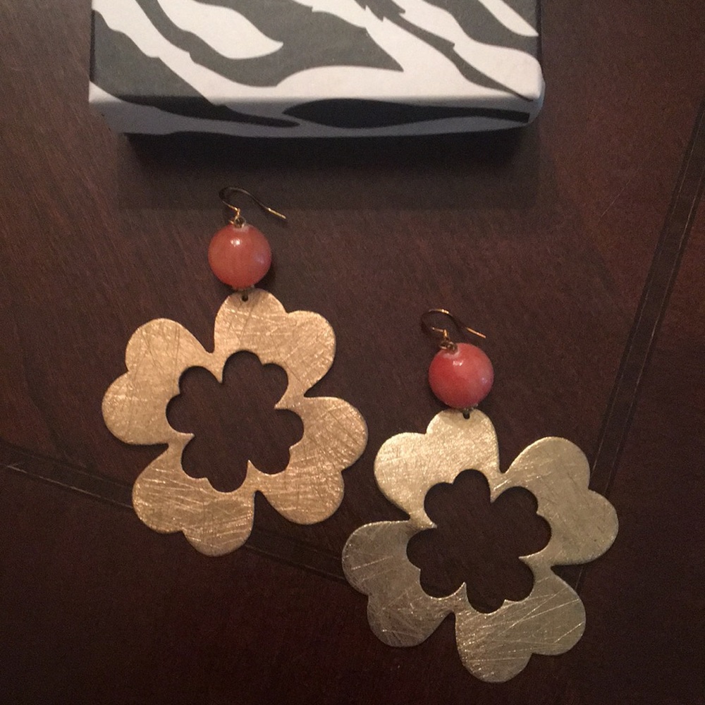 Beautiful “clover” shaped dangles!